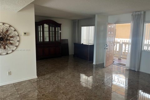 Copropriété à vendre à Hialeah, Floride: 3 chambres, 110.93 m2 № 1929863 - photo 7