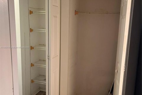 Copropriété à vendre à Hialeah, Floride: 3 chambres, 110.93 m2 № 1929863 - photo 29