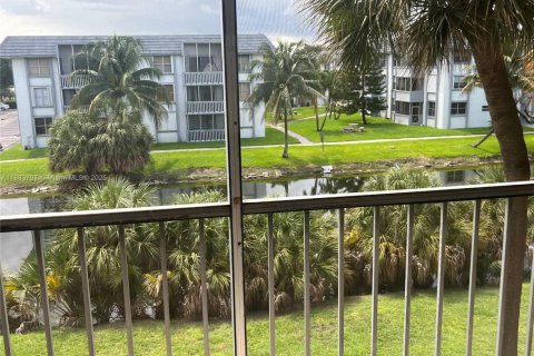 Copropriété à vendre à Hialeah, Floride: 3 chambres, 110.93 m2 № 1929863 - photo 14