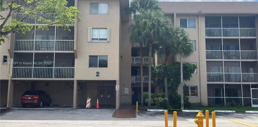 Condo à Hialeah, Floride, 3 chambres № 1929863