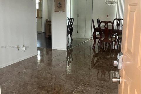 Copropriété à vendre à Hialeah, Floride: 3 chambres, 110.93 m2 № 1929863 - photo 3