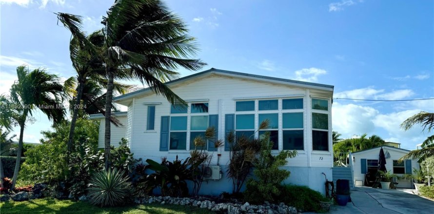 Casa en Key Largo, Florida 3 dormitorios, 279.73 m2 № 1937855