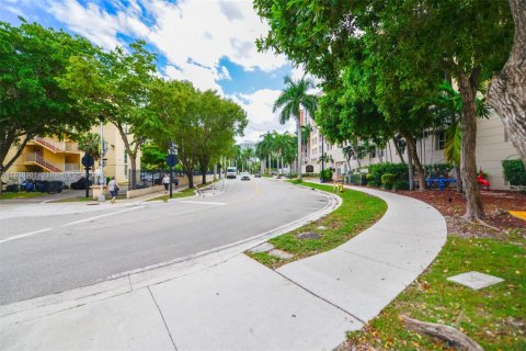 Condo in Sunny Isles Beach, Florida, 2 bedrooms № 2059862 - photo 7