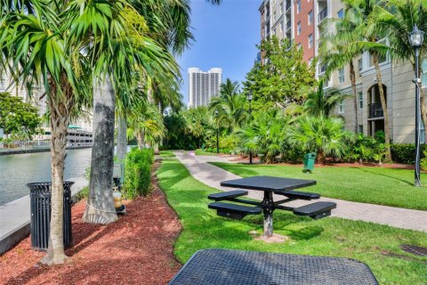 Condo in Sunny Isles Beach, Florida, 2 bedrooms № 2059862