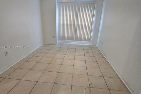 Touwnhouse à louer à Miami Gardens, Floride: 3 chambres, 107.95 m2 № 2334412 - photo 12