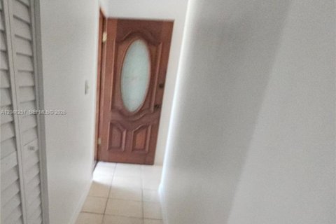 Touwnhouse à louer à Miami Gardens, Floride: 3 chambres, 107.95 m2 № 2334412 - photo 4