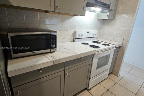 Touwnhouse à louer à Miami Gardens, Floride: 3 chambres, 107.95 m2 № 2334412 - photo 8
