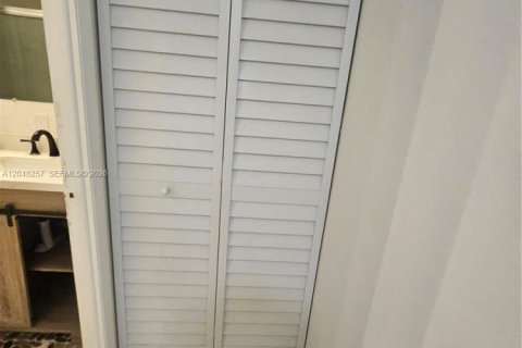 Touwnhouse à louer à Miami Gardens, Floride: 3 chambres, 107.95 m2 № 2334412 - photo 22