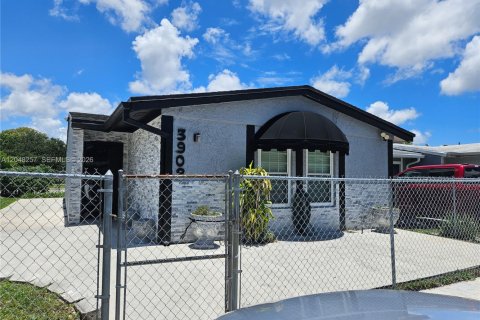 Touwnhouse à Miami Gardens, Floride 3 chambres, 107.95 m2 № 2334412