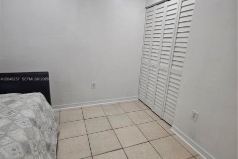 Touwnhouse à louer à Miami Gardens, Floride: 3 chambres, 107.95 m2 № 2334412 - photo 19