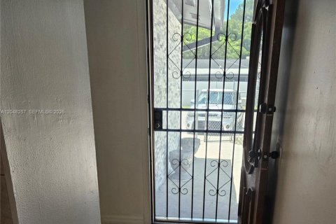 Touwnhouse à louer à Miami Gardens, Floride: 3 chambres, 107.95 m2 № 2334412 - photo 3