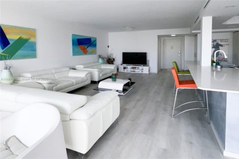 Купить кондоминиум в Халландейл-Бич, Флорида 1 спальня, 104.98м2, № 1980544 - фото 12