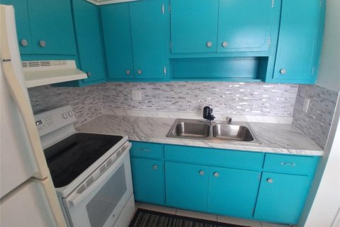 House in Dunedin, Florida 1 bedroom, 63.73 sq.m. № 2208183 - photo 3