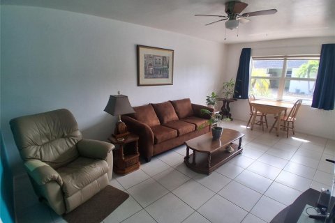 House in Dunedin, Florida 1 bedroom, 63.73 sq.m. № 2208183 - photo 4