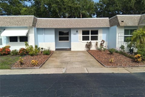 House in Dunedin, Florida 1 bedroom, 63.73 sq.m. № 2208183