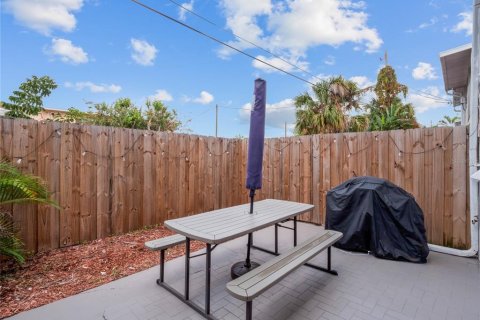 Townhouse in Cape Canaveral, Florida 2 bedrooms, 86.96 sq.m. № 2258771 - photo 27