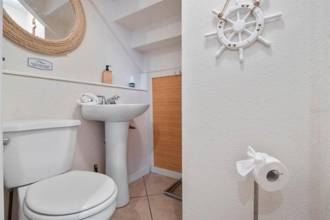 Townhouse in Cape Canaveral, Florida 2 bedrooms, 86.96 sq.m. № 2258771 - photo 22