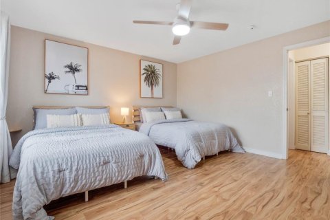 Townhouse in Cape Canaveral, Florida 2 bedrooms, 86.96 sq.m. № 2258771 - photo 23