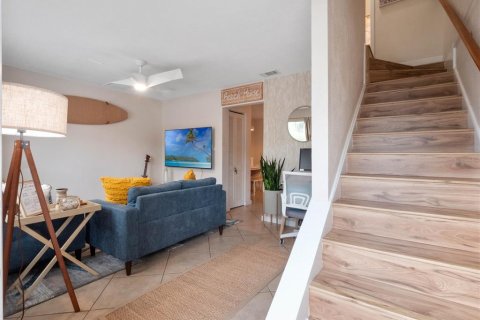 Townhouse in Cape Canaveral, Florida 2 bedrooms, 86.96 sq.m. № 2258771 - photo 6