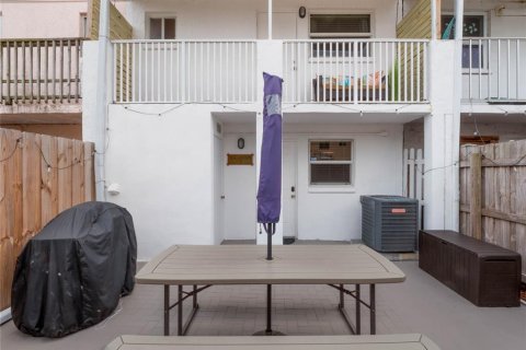 Townhouse in Cape Canaveral, Florida 2 bedrooms, 86.96 sq.m. № 2258771 - photo 26