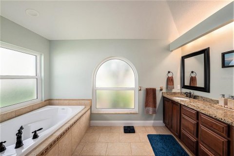 Villa ou maison à louer à Tampa, Floride: 4 chambres, 285.12 m2 № 1858203 - photo 11