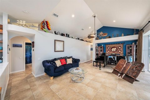 Villa ou maison à louer à Tampa, Floride: 4 chambres, 285.12 m2 № 1858203 - photo 5