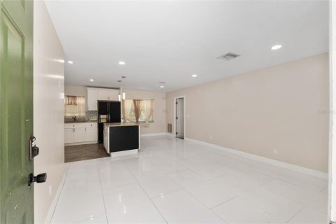 Casa en venta en Groveland, Florida, 3 dormitorios, 102.56 m2 № 2097594 - foto 11