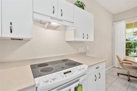 Condo in Palm Coast, Florida, 3 bedrooms  № 1777913 - photo 16