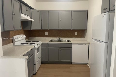 Condo in Lauderhill, Florida, 1 bedroom № 2171510