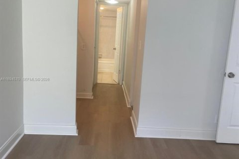 Condo in Lauderhill, Florida, 1 bedroom  № 2171510 - photo 10