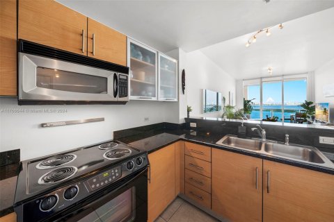 Condominio en venta en Miami, Florida, 1 dormitorio, 78.97 m2 № 2012406 - foto 16