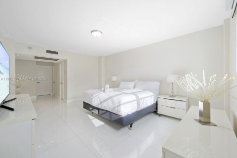 Condo in Sunny Isles Beach, Florida, 3 bedrooms  № 1991637 - photo 12