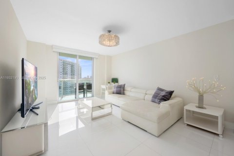 Condo in Sunny Isles Beach, Florida, 3 bedrooms  № 1991637 - photo 3