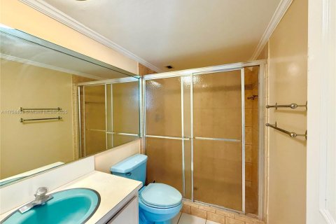 Condo in Miami, Florida, 2 bedrooms  № 2038144 - photo 8