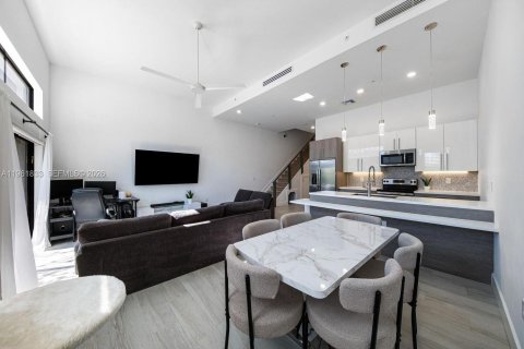 Adosado en venta en Plantation, Florida, 3 dormitorios, 150.13 m2 № 2023846 - foto 2