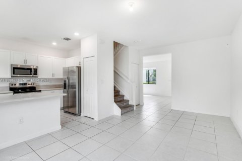 Touwnhouse à louer à Miami, Floride: 3 chambres, 137.96 m2 № 1931330 - photo 7