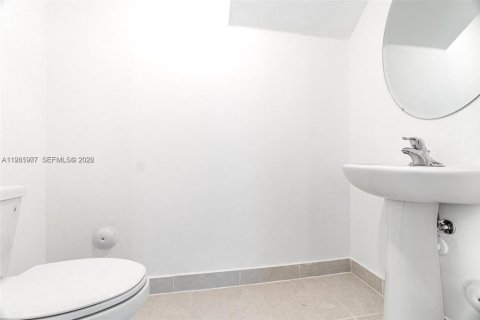 Touwnhouse à vendre à Homestead, Floride: 3 chambres, 123.65 m2 № 2051808 - photo 12