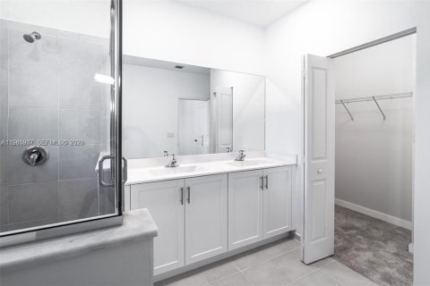 Touwnhouse à vendre à Homestead, Floride: 3 chambres, 123.65 m2 № 2051808 - photo 16