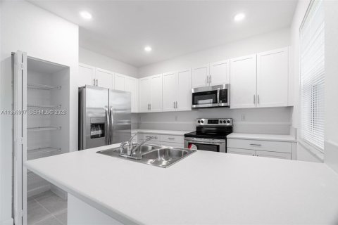 Touwnhouse à vendre à Homestead, Floride: 3 chambres, 123.65 m2 № 2051808 - photo 9