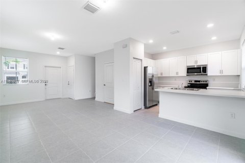 Touwnhouse à vendre à Homestead, Floride: 3 chambres, 123.65 m2 № 2051808 - photo 6