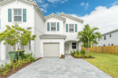 Touwnhouse à vendre à Homestead, Floride: 3 chambres, 123.65 m2 № 2051808 - photo 2