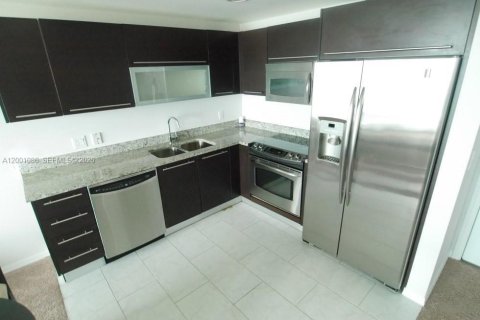 Condominio en venta en Miami, Florida, 1 dormitorio, 59.36 m2 № 2065348 - foto 2