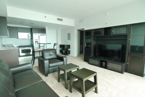 Condominio en venta en Miami, Florida, 1 dormitorio, 59.36 m2 № 2065348 - foto 4