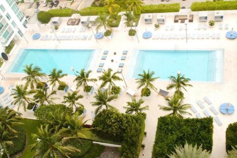 Condominio en venta en Miami, Florida, 1 dormitorio, 59.36 m2 № 2065348 - foto 13