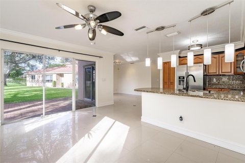 Adosado en venta en Davie, Florida, 4 dormitorios, 175.21 m2 № 2001885 - foto 10