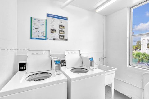 Купить кондоминиум в Лодердейл-Лейкс, Флорида 6 комнат, 89.19м2, № 1959189 - фото 22