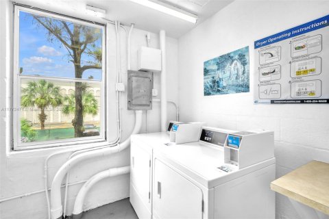 Купить кондоминиум в Лодердейл-Лейкс, Флорида 6 комнат, 89.19м2, № 1959189 - фото 21