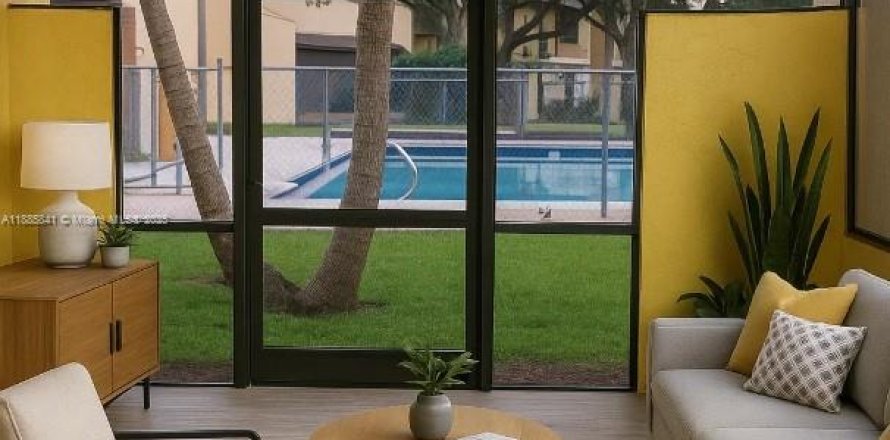 Condominio en Pembroke Pines, Florida, 2 dormitorios № 1932565