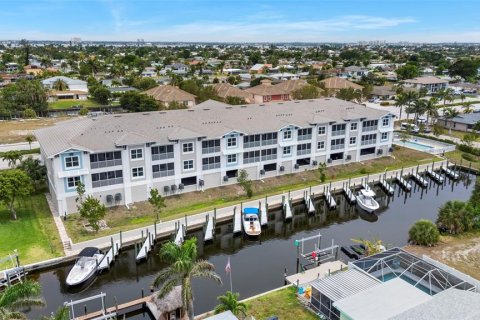 Condo in Cape Coral, Florida, 2 bedrooms  № 1677577 - photo 3