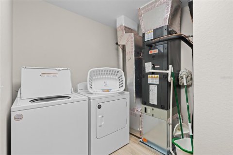 Condo in Cape Coral, Florida, 2 bedrooms  № 1677577 - photo 24